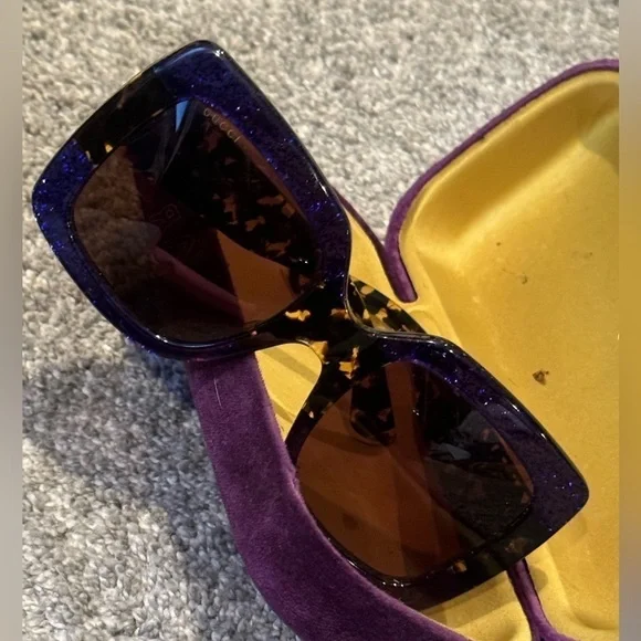 GUCCI OVERSIZED SUNGLASSES GG0083s 100% AUTHENTIC - Picture 3 of 12